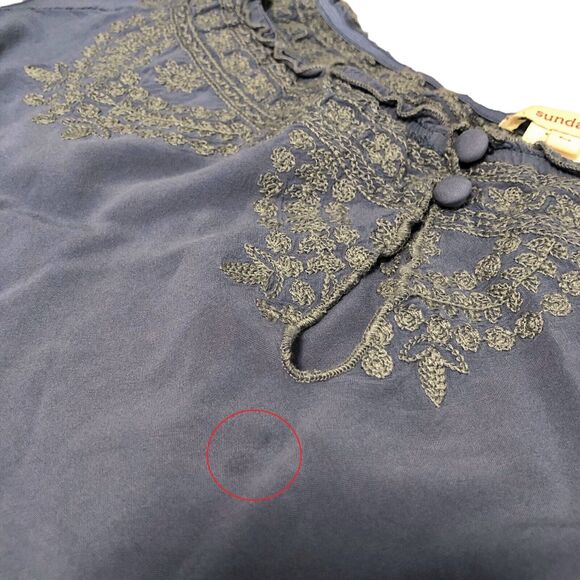 Sundance Embroidered Blouse Tunic Top Pullover Shirt Sz Medium Blue Rayon Floral - Picture 4 of 6